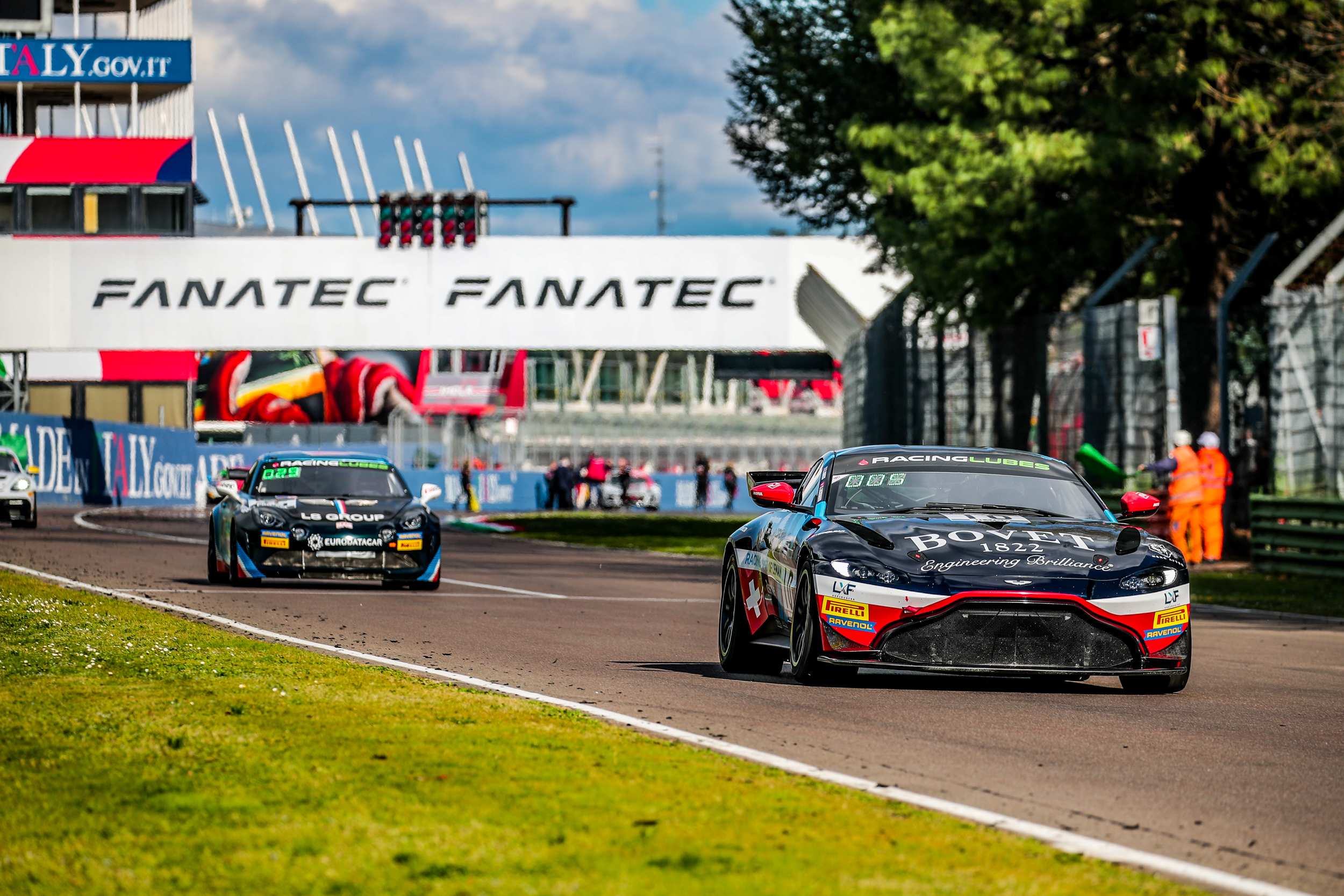 Lachenauer and Bowers pick their moment to snatch race one victory in Imola  | GT4 European Series