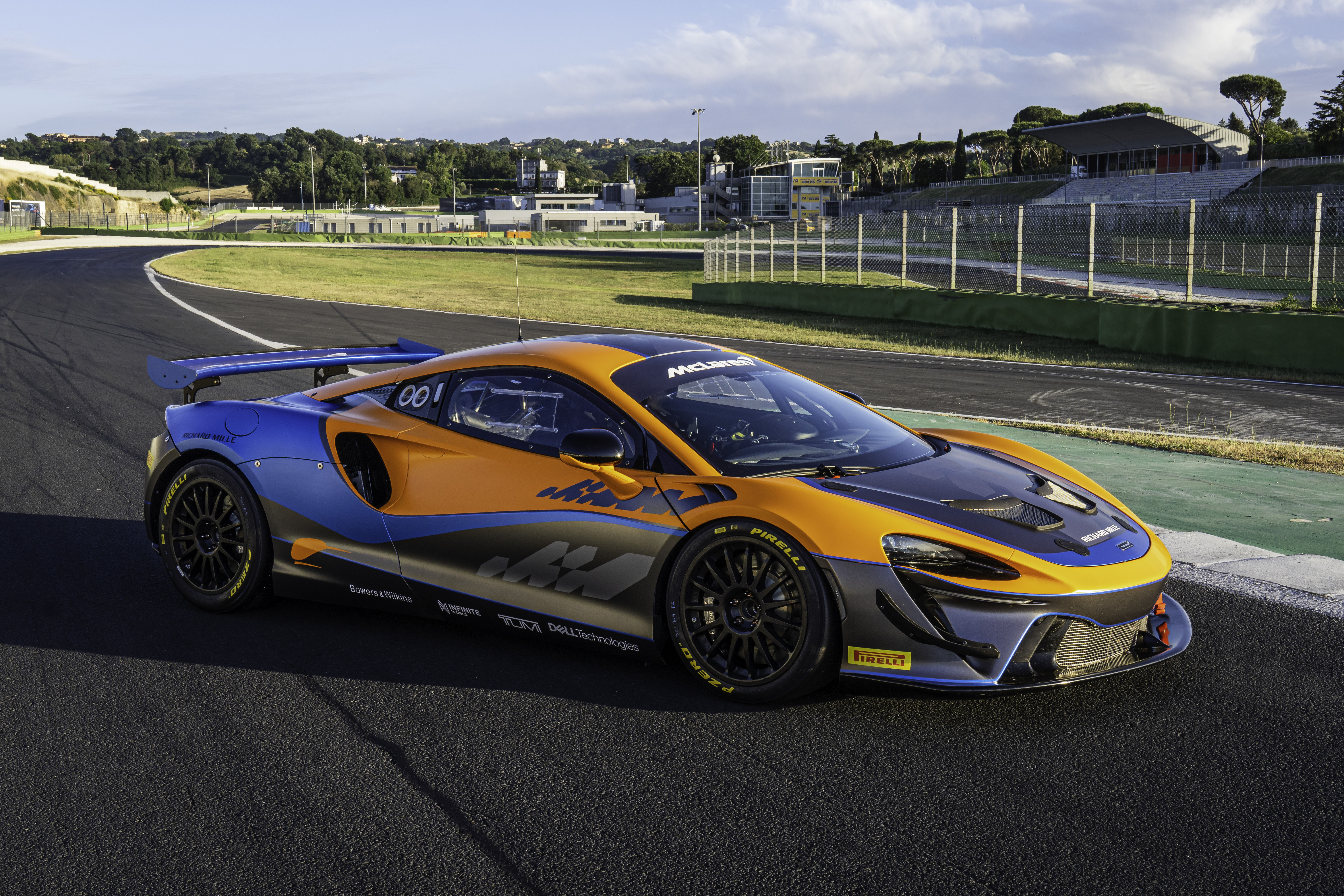 1_The_new_McLaren_Artura_GT4_is_revealed