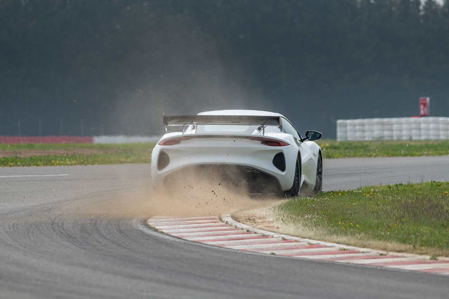 Lotus-Emira-GT4_hot-laps-at-Hethel_5