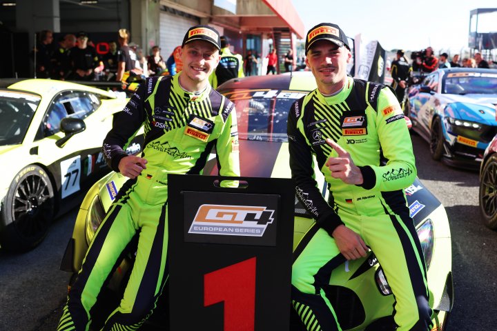 H&auml;rtling and Mesch win as drama shakes up the title fights at Portim&atilde;o