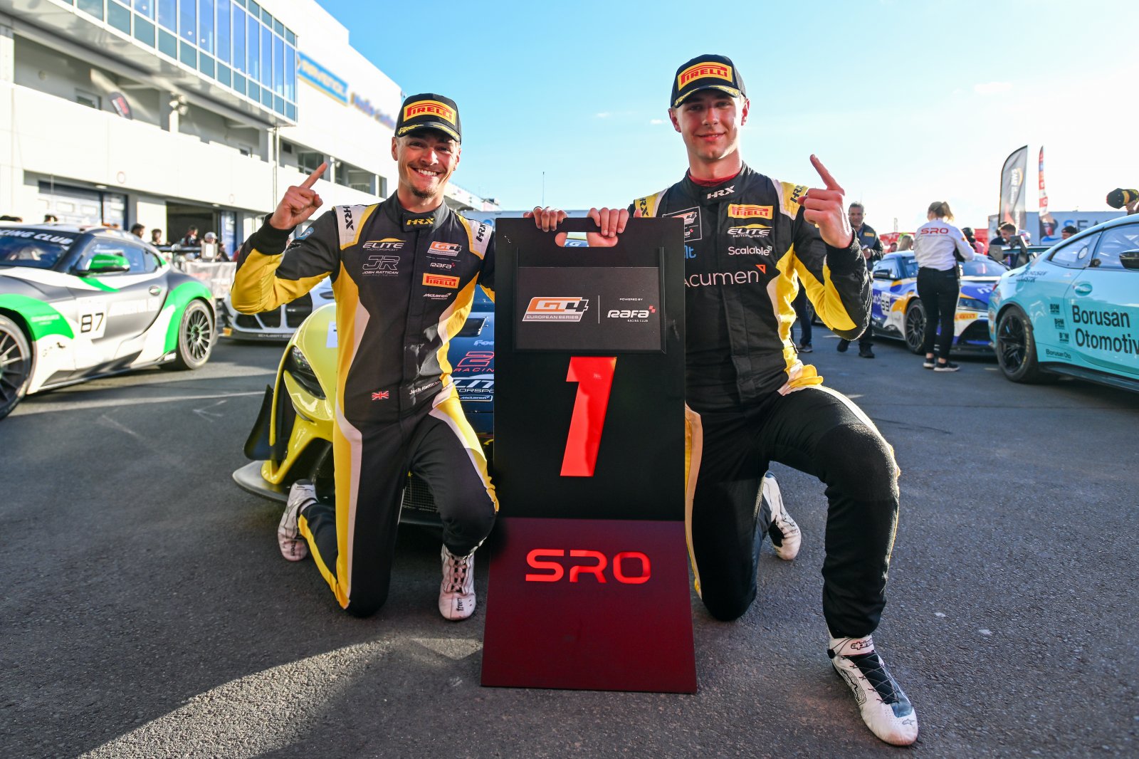 Elite victory sets up a super Sunday at the Nürburgring