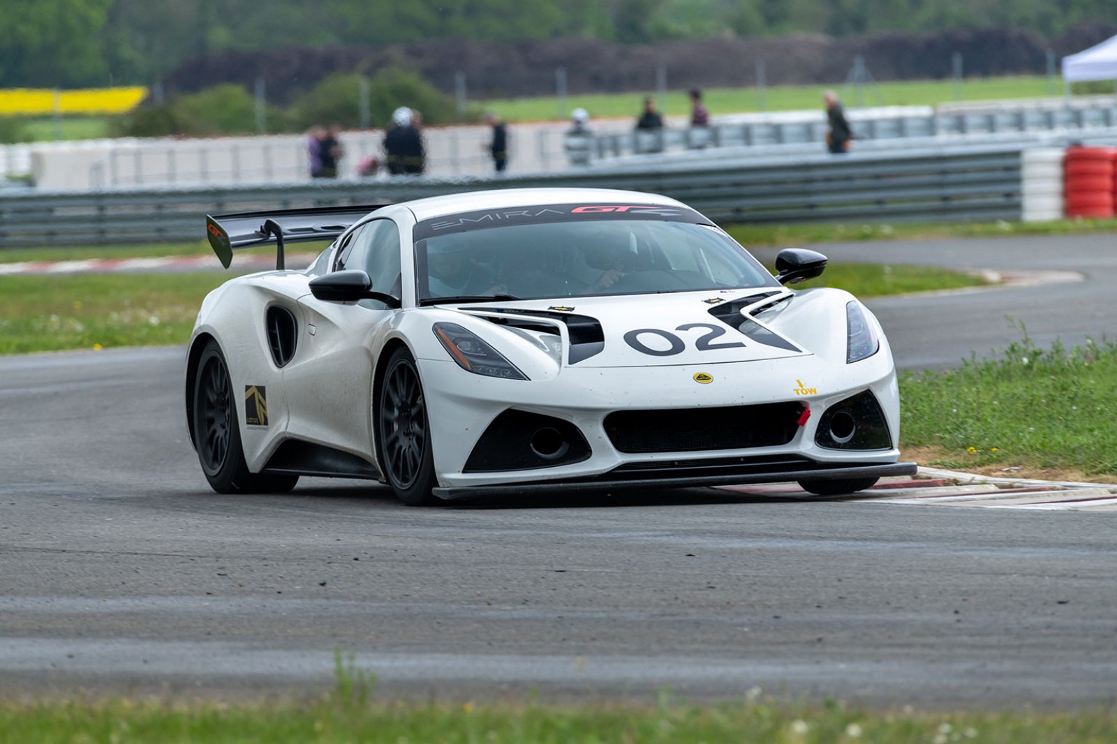Lotus unveils striking new Emira GT4 concept