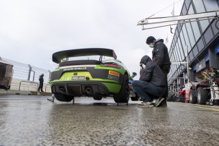 #718 Centri Porsche Ticino Porsche 718 Cayman GT4 CS MR Ivan Jacoma - Joel Camathias |  Photo SRO/Chris Schotanus