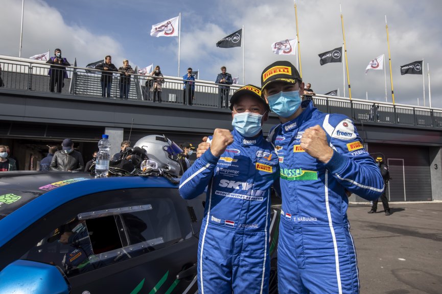 #17 V8 Racing Chevrolet Camaro  GT4. R Jop Rappange - Thijmen Nabuurs