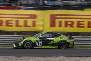 #718 Centri Porsche Ticino Porsche 718 Cayman GT4 CS MR Ivan Jacoma - Joel Camathias |  Photo SRO/Chris Schotanus
