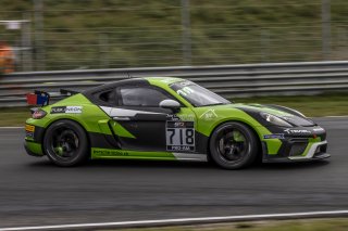 #718 Centri Porsche Ticino Porsche 718 Cayman GT4 CS MR Ivan Jacoma - Joel Camathias |  Photo SRO/Chris Schotanus