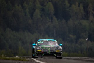 #22 Allied Racing Porsche 718 Cayman GT4 CS MR Jan Kasperlik - Bastiaan Buus | Photo SRO/Co van der Gragt | SRO Motorsports Group