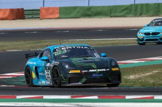 #22 Allied Racing Porsche 718 Cayman GT4 CS MR Jan Kasperlik - Bastiaan Buus |  Photo SRO/Chris Schotanus