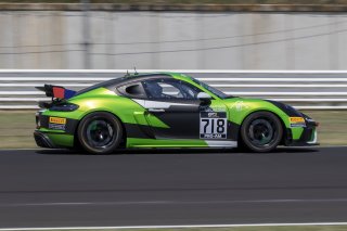 #718 Centri Porsche Ticino Porsche 718 Cayman GT4 CS MR Ivan Jacoma - Joel Camathias |  Photo SRO/Chris Schotanus