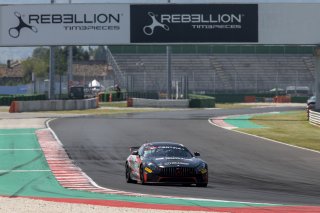 #32 SRT Mercedes AMG GT4 Johan Vannerum. Jean-Luc Behets |  Photo SRO/Chris Schotanus