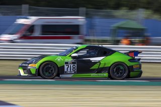 #718 Centri Porsche Ticino Porsche 718 Cayman GT4 CS MR Ivan Jacoma - Joel Camathias |  Photo SRO/Chris Schotanus