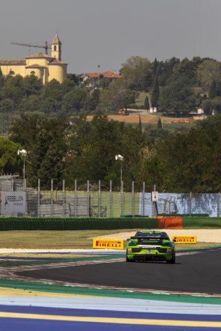 #718 Centri Porsche Ticino Porsche 718 Cayman GT4 CS MR Ivan Jacoma - Joel Camathias |  Photo SRO/Chris Schotanus