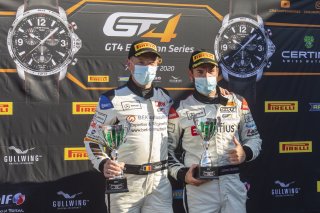 #32 SRT Mercedes AMG GT4 Johan Vannerum. Jean-Luc Behets |  Photo SRO/Chris Schotanus