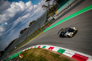 #45 AGS Events FRA Aston Martin AMR Vantage GT4 Hugo Condé FRA Akhil Rabindra GBR Silver Cup, Free Practice 2, GT4
 | SRO / Jules Benichou - 21creation