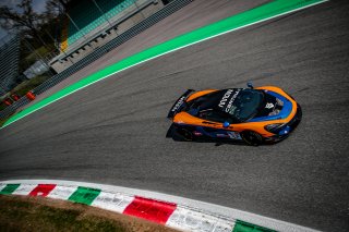 #32 United Autosports GBR McLaren 570S GT4  Gus Bowers GBR Dean Macdonald GBR Silver Cup, Free Practice 2, GT4
 | SRO / Jules Benichou - 21creation