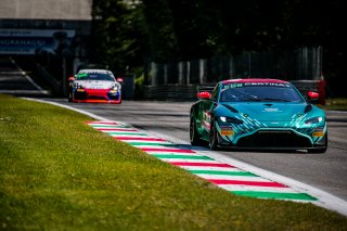 #18 Hella Pagid - racing one DEU Aston Martin AMR Vantage GT4 Henrik Lyngbye Pedersen DNK Markus Lungstrass DEU Am, GT4, Qualifying
 | SRO / Jules Benichou - 21creation