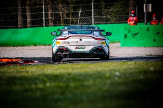 #27 AGS Events FRA Aston Martin AMR Vantage GT4 Konstantin Lachenauer CHE C&eacute;sar Gazeau FRA Silver Cup, GT4, Race 1
 | SRO / Jules Benichou - 21creation