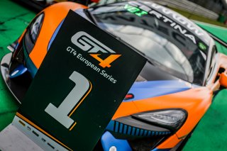 #23 United Autosports GBR McLaren 570S GT4  Bailey Voisin GBR Charlie Fagg GBR Silver Cup, GT4, Race 2
 | SRO / Jules Benichou - 21creation