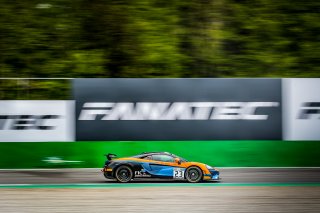 #23 United Autosports GBR McLaren 570S GT4  Bailey Voisin GBR Charlie Fagg GBR Silver Cup, GT4, Race 2
 | SRO / Jules Benichou - 21creation