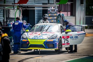#75 Autorlando Sport ITA Porsche 718 Cayman GT4 CS MR Dario Cerati ITA Riccardo Canzian ITA Am, GT4, Pit lane, Race 2
 | SRO / Jules Benichou - 21creation