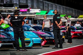 #22 Allied Racing DEU Porsche 718 Cayman GT4 CS MR Joel Sturm DEU Bastian Bus DNK Silver Cup, Free Practice 2, GT4, Pitlane
 | SRO / TWENTY-ONE CREATION - Jules Benichou