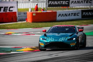 #18 Hella Pagid - racing one DEU Aston Martin AMR Vantage GT4 Markus Lungstrass DEU Henrik Lyngbye Pedersen DNK Am, GT4, Qualifying
 | SRO / TWENTY-ONE CREATION - Jules Benichou