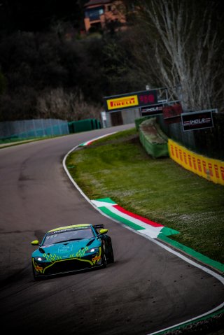 #18 Team Spirit Racing  Aston Martin AMR Vantage GT4 Henrik Lyngbye Pedersen DNK Markus Lungstrass DEU Am, Free Practice 1, GT4
 | SRO / TWENTY-ONE CREATION - Jules Benichou