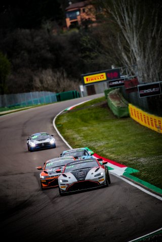 #9 Hella Pagid - racing one Aston Martin AMR Vantage GT4 Christian Gisy DEU Vincent Gisy DEU Pro-Am, Free Practice 1, GT4
 | SRO / TWENTY-ONE CREATION - Jules Benichou