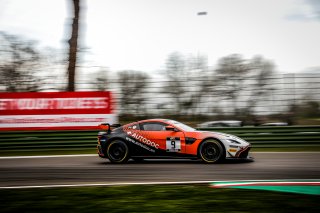 #9 Hella Pagid - racing one Aston Martin AMR Vantage GT4 Christian Gisy DEU Vincent Gisy DEU Pro-Am, Free Practice 2, GT4
 | SRO / TWENTY-ONE CREATION - Jules Benichou