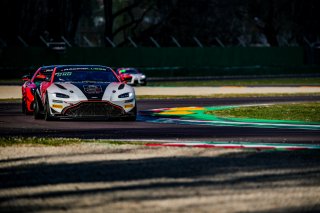 #9 Hella Pagid - racing one Aston Martin AMR Vantage GT4 Christian Gisy DEU Vincent Gisy DEU Pro-Am, GT4, Race 1
 | SRO / TWENTY-ONE CREATION - Jules Benichou
