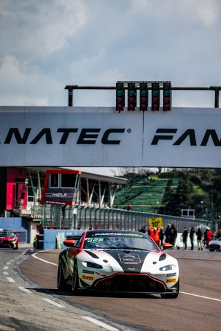 #9 Hella Pagid - racing one Aston Martin AMR Vantage GT4 Christian Gisy DEU Vincent Gisy DEU Pro-Am, GT4, Race 2
 | SRO / TWENTY-ONE CREATION - Jules Benichou