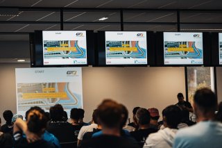 Drivers Briefing
 | SRO / TWENTY-ONE CREATION - Jules Benichou