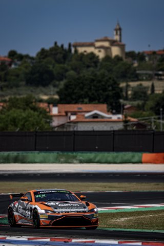 #25 Prosport Racing Aston Martin AMR Vantage GT4 Nico Verdonck Rodrigue Gillion Pro-Am, Free Practice 1
 | SRO / Kevin Pecks