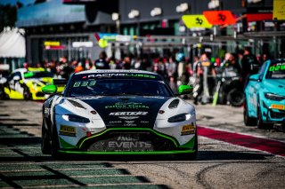 #80 AGS Events Aston Martin AMR Vantage GT4 Ruben del Sarte Tom Verdier Silver Cup, GT4 European Series, Pitlane, Race 1
 | SRO / TWENTY-ONE CREATION - Jules Benichou