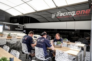 Paddock
 | SRO / Kevin Pecks