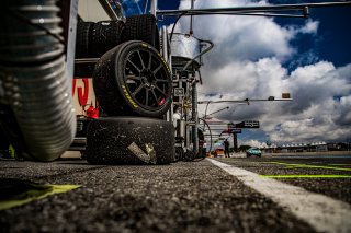 Pitlane, Race 1
 | © SRO - TWENTY-ONE CREATION | Jules Benichou