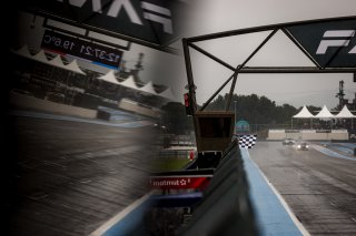 Chequered Flag, Race 2
 | © SRO / Kevin Pecks 1VIER