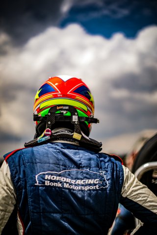 #2 - Hofor Racing by Bonk Motorsport - Michael SCHREY - Gabriele PIANA - BMW M4 GT4 G82 - Silver, GT4 European Series, Pitlane, Test Session
 | © SRO - TWENTY-ONE CREATION | Jules Benichou