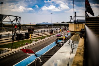 Pitlane, Test Session
 | © SRO - TWENTY-ONE CREATION | Jules Benichou