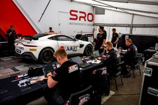Scrutineering
 | © SRO / Kevin Pecks 1VIER