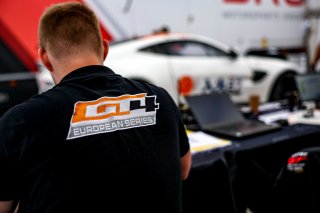 Scrutineering
 | © SRO / Kevin Pecks 1VIER