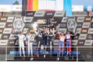 Podium, Race 2
 | © SRO / Kevin Pecks 1VIER