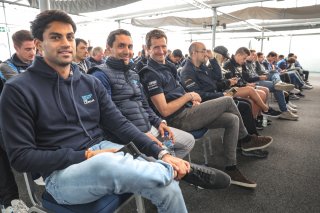 Briefing
 | © SRO / Kevin Pecks 1VIER