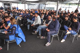 Briefing
 | © SRO / Kevin Pecks 1VIER