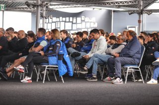 Briefing
 | © SRO / Kevin Pecks 1VIER