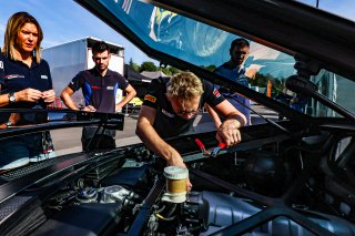 Scrutineering
 | &copy; SRO / Patrick Hecq Photography