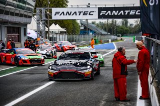 Official Paid Test Session, Pitlane
 | © SRO / Patrick Hecq Photography