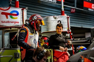 #27 - Newbridge Motorsport - Alex DENNING - Matt TOPHAM - Aston Martin Vantage AMR GT4 - Pro-Am, GT4 European Series, Pitlane, Qualifyings
 | © SRO - TWENTY-ONE CREATION | Jules Benichou