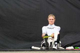 #81 - RAFA Racing Team - Jemima HEPWORTH - McLaren Artura GT4
 | SRO / JEP