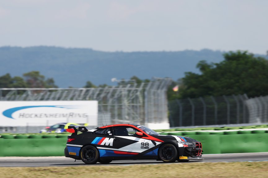 #98 - Lestrup Racing Team - Victor BOUVENG - Joakim WALDE - BMW M4 GT4 G82
